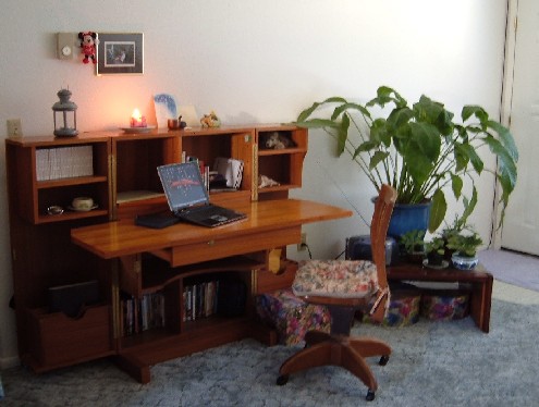 Open Desk of member Chas Ridley